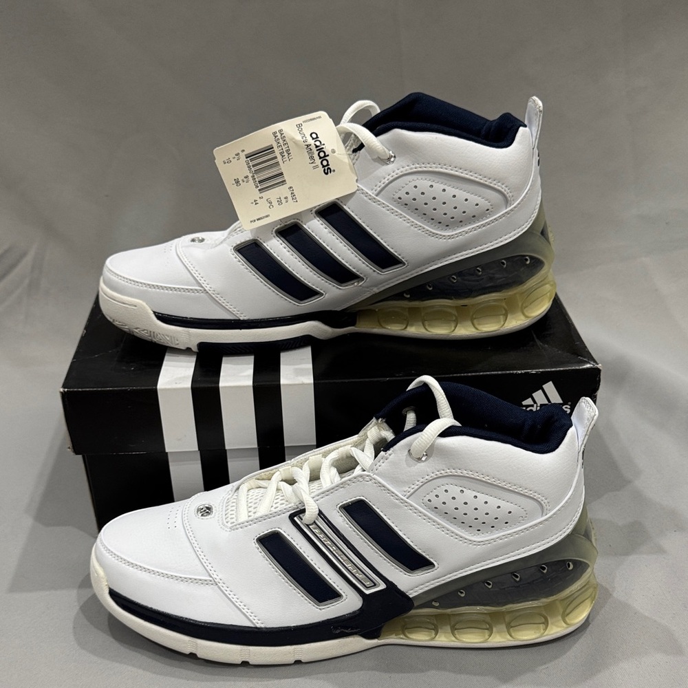 Dead Stock Adidas Bounce Artillery II Basketball Sneakers/Men’s Size 10